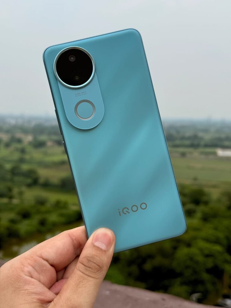 "iQOO Z10R अनबॉक्सिंग और रिव्यू"