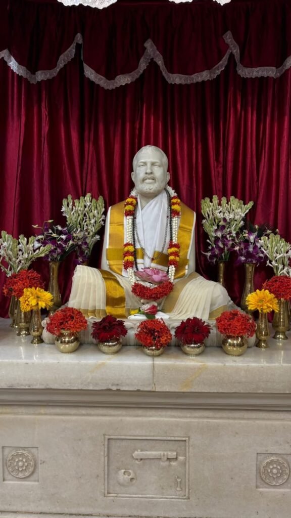 संतों का विवाद: आध्यात्मिकता और विवादों का संगम
