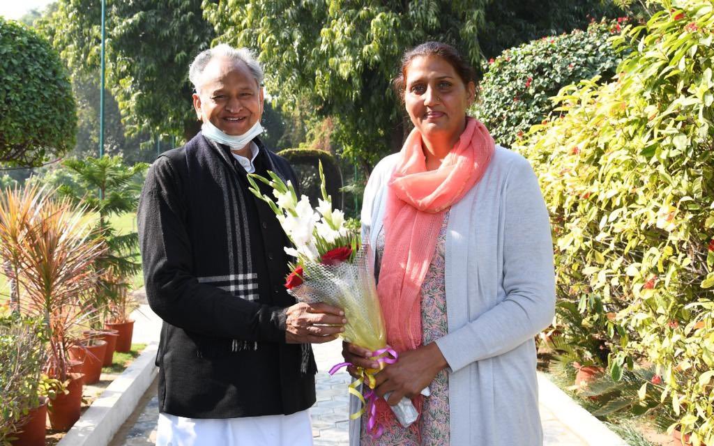 धनखड़ की पेंशन अर्जी