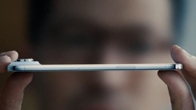 Apple हमेशा अपने iPhone को हाई-टेक बनाता है। इस बार भी iPhone 17 Air में ऐसे कई फीचर्स होंगे जो इसे खास बनाएंगे।